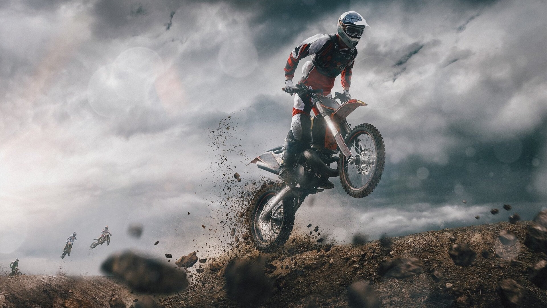 世界杯备战:阿根廷进行关门训练 记者在场外架设脚手架拍摄遭驱离