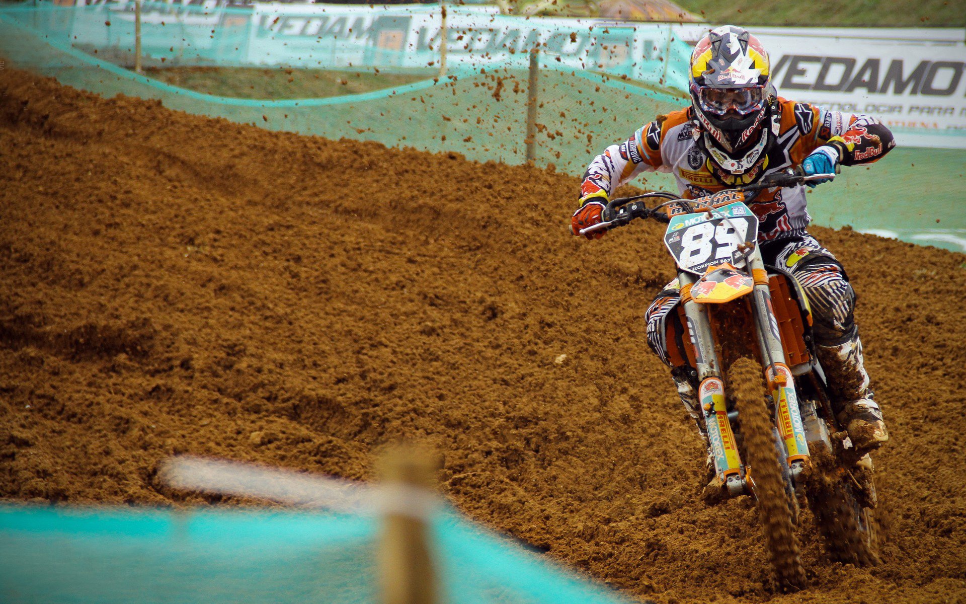 欧冠十六强次回合：拜仁客场1比1曼城 靠客场进球惊险晋级